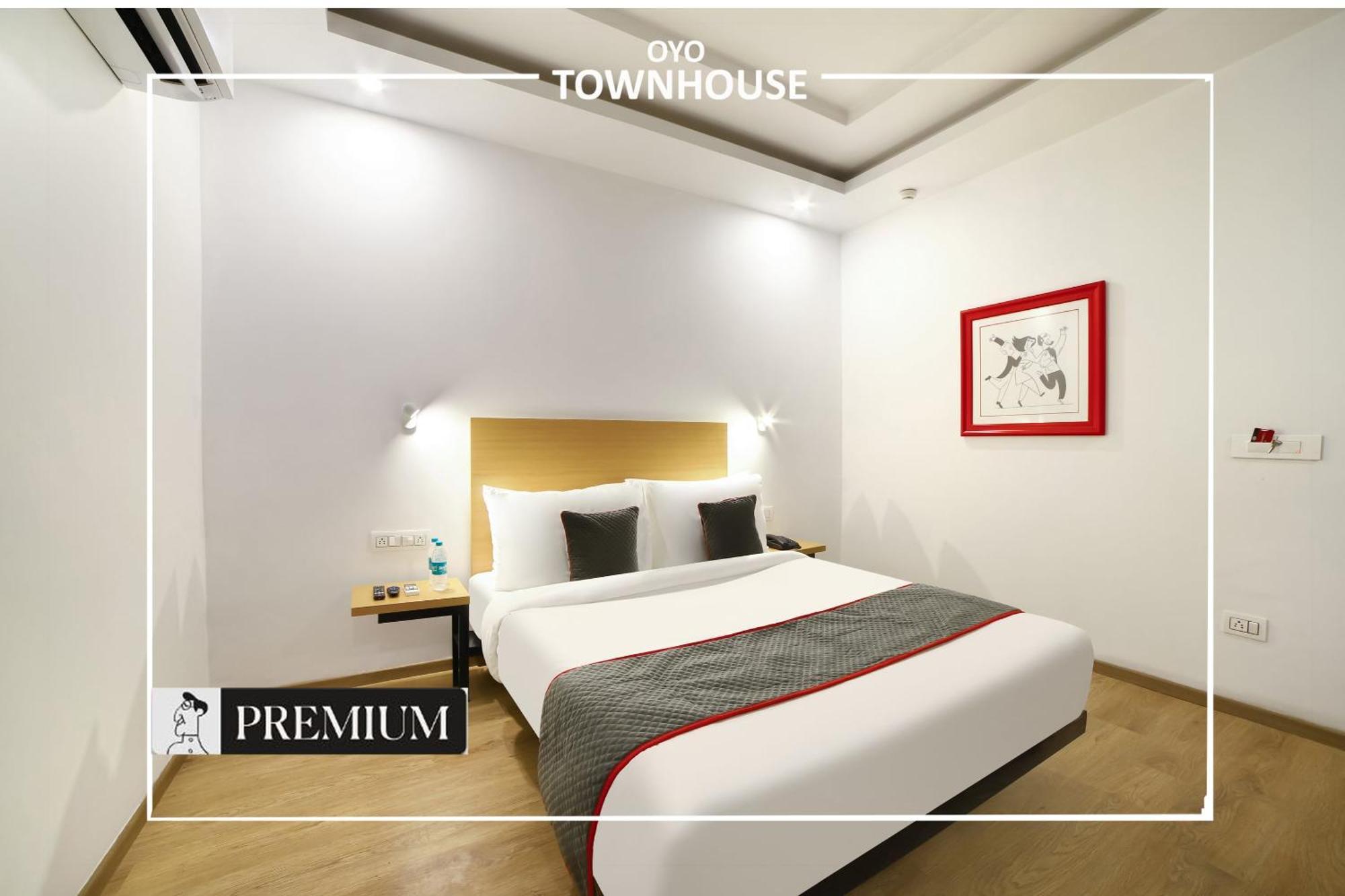 Oyo Townhouse 120 Shushant Lok Ґурґаон Екстер'єр фото