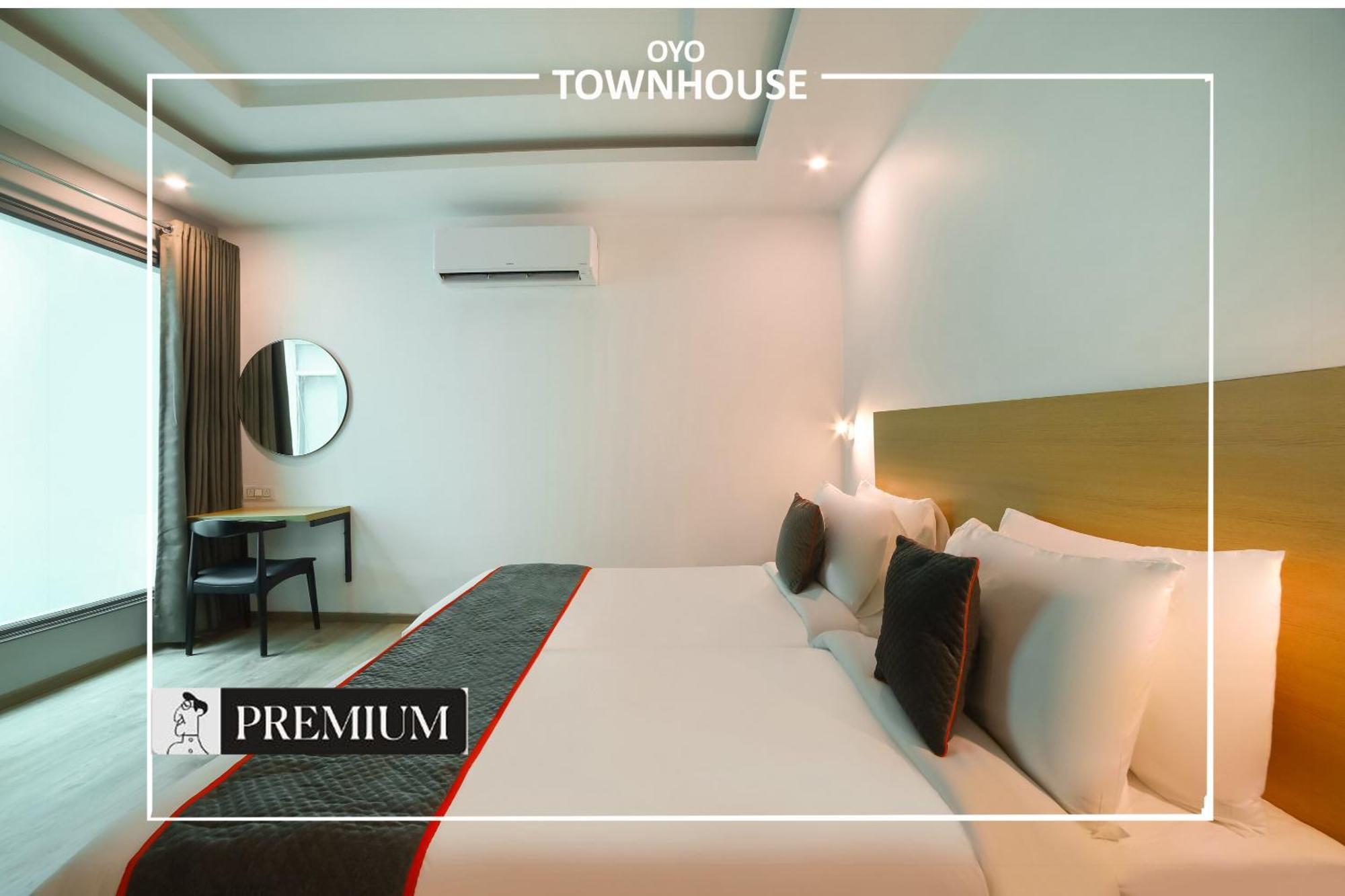 Oyo Townhouse 120 Shushant Lok Ґурґаон Екстер'єр фото