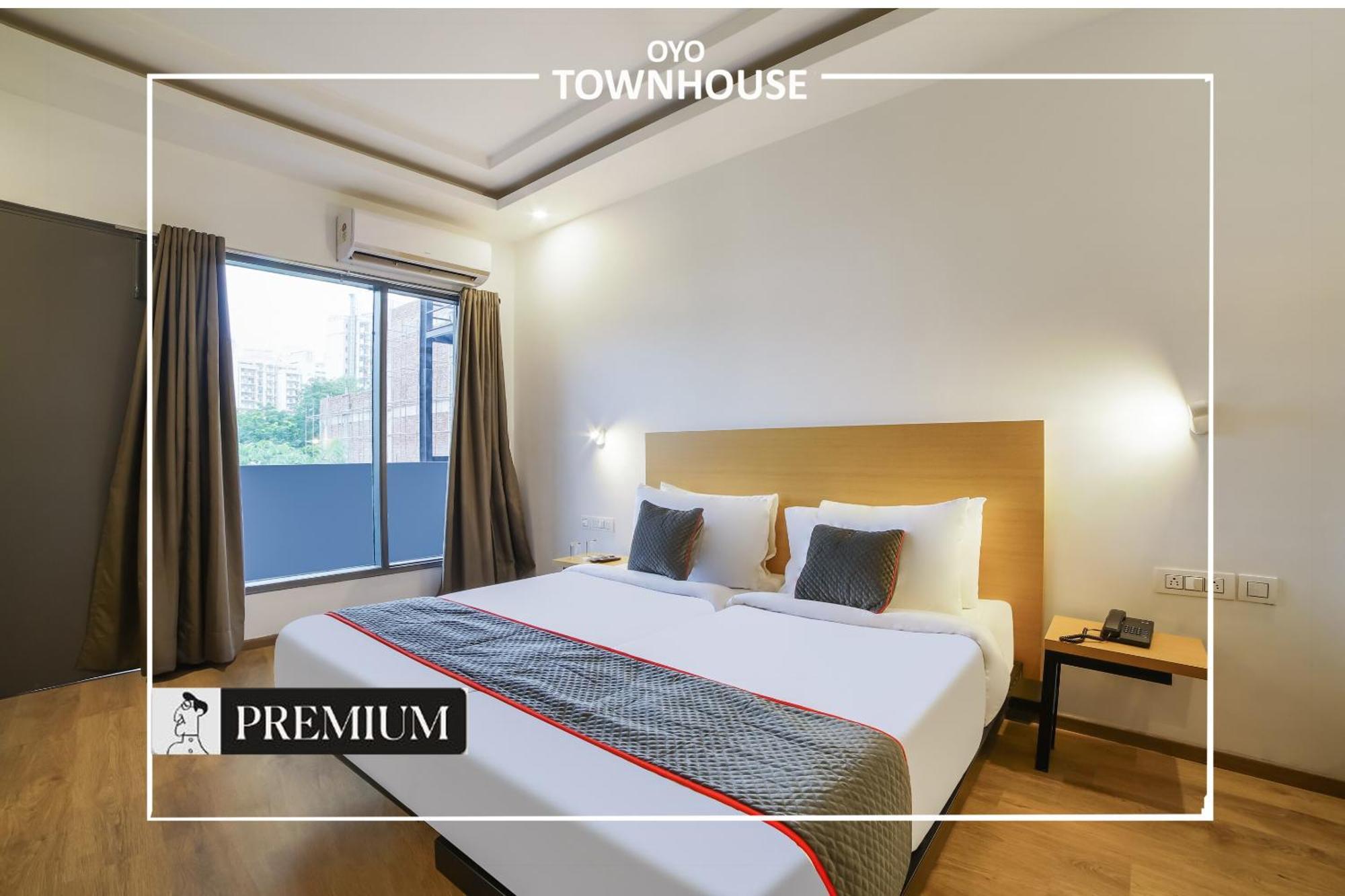 Oyo Townhouse 120 Shushant Lok Ґурґаон Екстер'єр фото